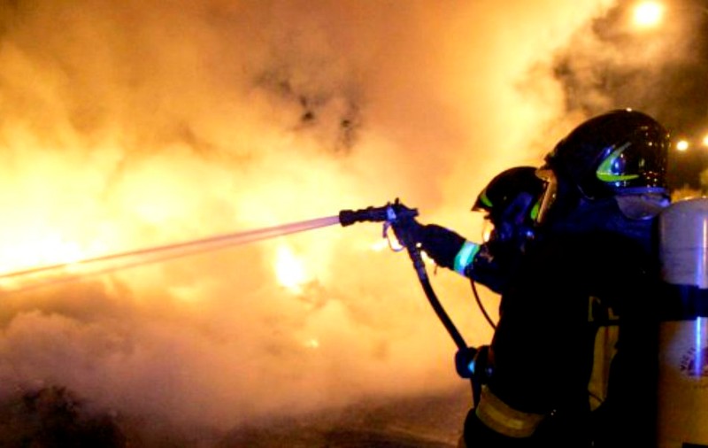 VIDEO | Incendiu într-un bloc din Paris. Bilanțul a ajuns la zece morți și 40 de răniți