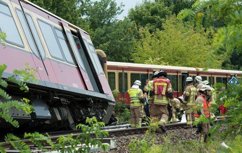 Şase ROMÂNI AU MURIT în ITALIA într-un accident grav!