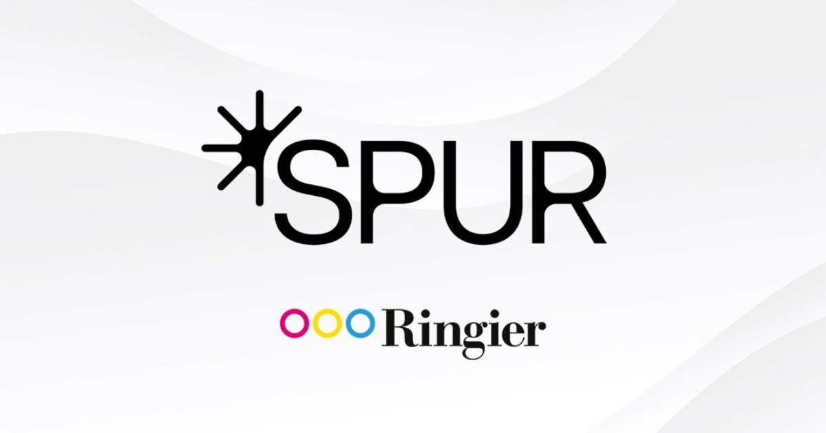 Imagine creativă cu logo-urile Ringier și SPUR pe fundal gri