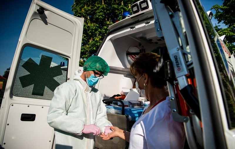 Testarea bucureştenilor pentru COVID-19 se va face în şcoli. Primăria Sectorului 3 a trimis adrese către unităţile de învăţământ, în care li se cere să pună la dispoziţie spaţiul