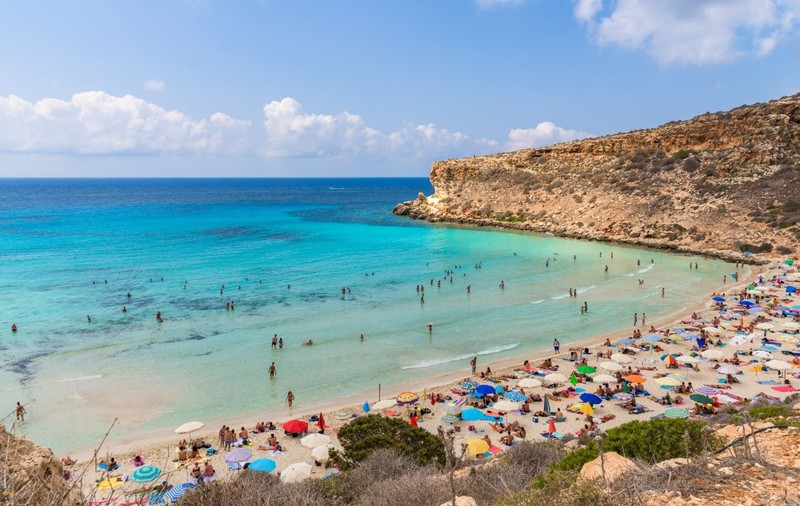 Plajele din Italia limitează numărul turiștilor. Pe unele se intră doar cu rezervare