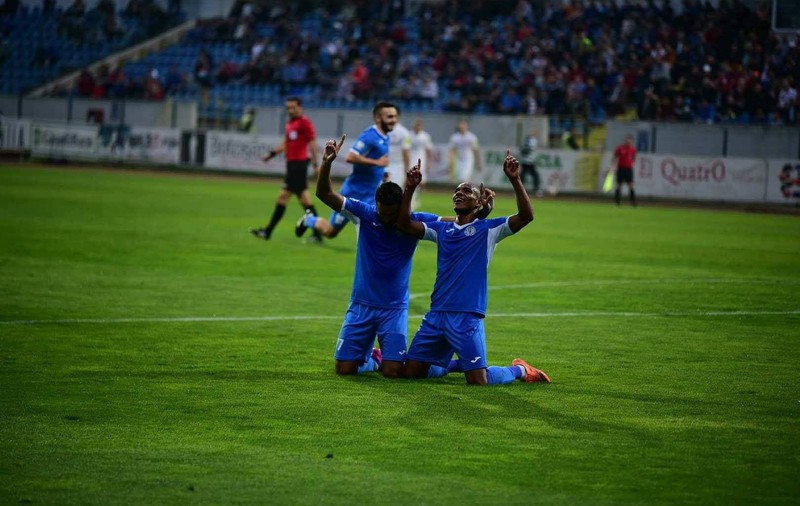 Liga 1, etapa a 11-a. FC Botoșani - CSM Poli Iași 3-3. Nebunie în derby-ul Moldovei. Două penalty-uri, ambii antrenorii - eliminați! Colțescu, pus la colț / VIDEO