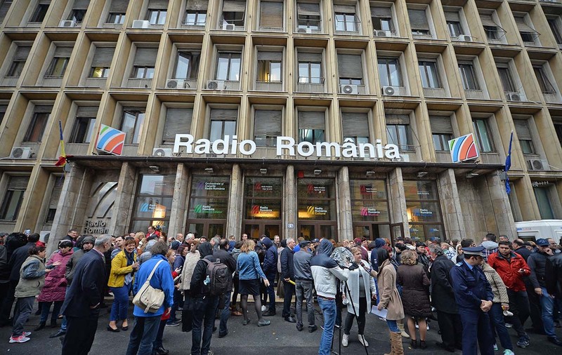 Când Radio România promovează munca fizică la copii de 13 ani!