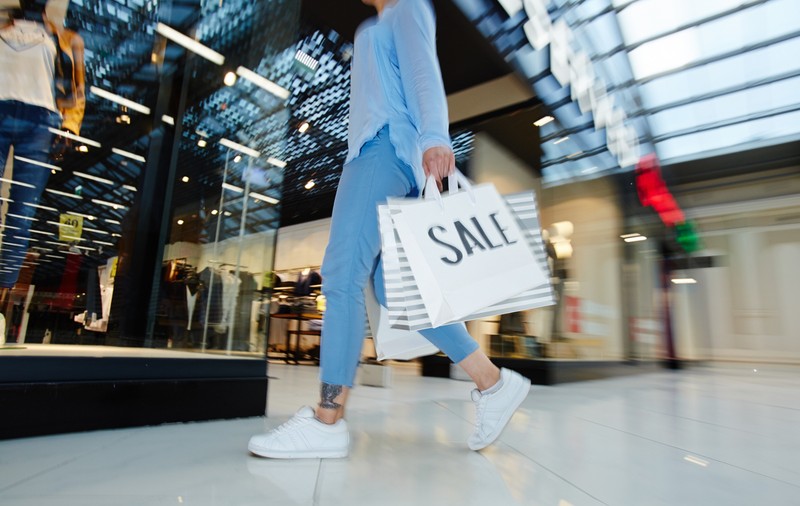 ANALIZĂ Când este cel mai bine să facem cumpărături? Ghidul promoțiilor derulate anual de către retaileri din România