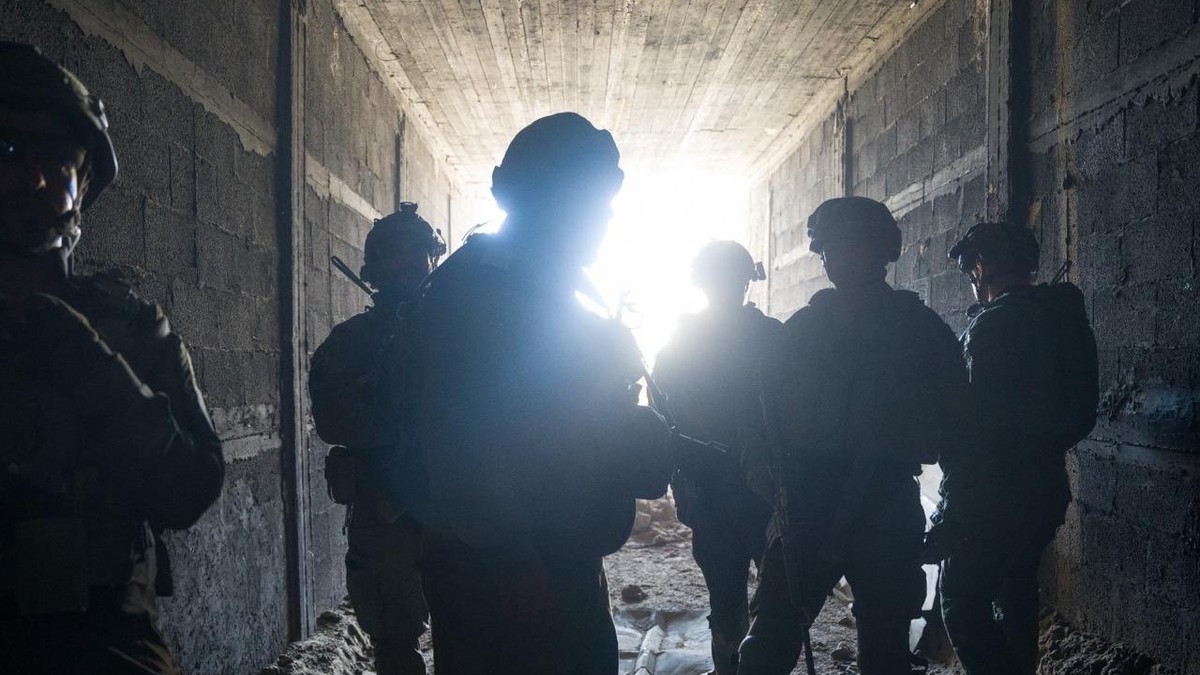 Soldați israelieni într-un tunel Hamas Foto: IDF/X