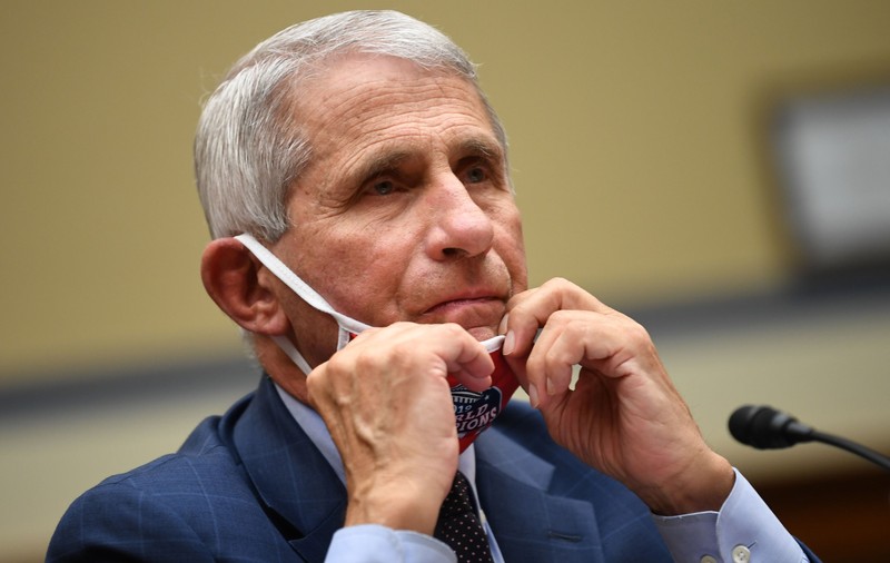 "Numărul morților va fi uriaș dacă vom încerca să atingem imunitatea de turmă". Avertismentul lansat de celebrul doctor american Fauci