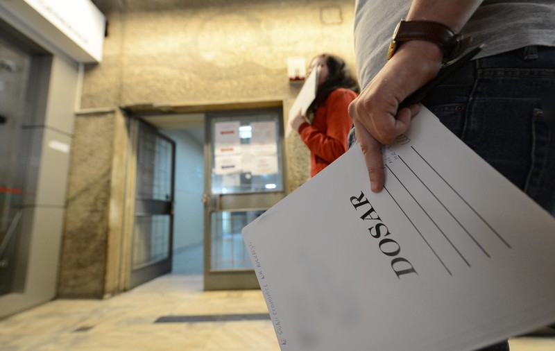 Proiect: Instituţiile publice nu vor mai avea dreptul să ceară dosarul cu şină. Urmează votul final în Parlament