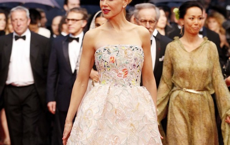 Nicole Kidman, VEDETA INCONTESTABILĂ a covorului roşu de la Cannes! Vezi în ce ŢINUTĂ RĂVĂŞITOARE a apărut! FOTO