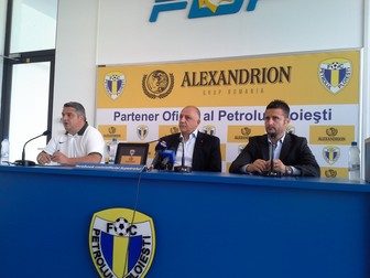 Andi Crâgu, dreapta, la o acțiune oficială a Petrolului. FOTO: Florian Tudorache