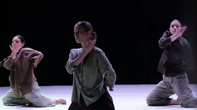 115 ani de relații diplomatice între Elveția și România, sărbătoriți printr-un spectacol de dans contemporan la UNATC, în Sala Atelier