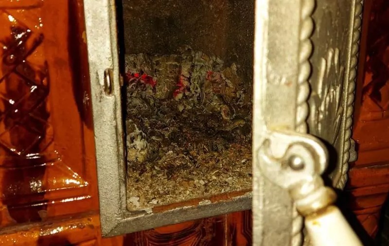 Doi bătrâni din Mureş au fost găsiţi morţi în casă. Decesul, produs din cauza frigului