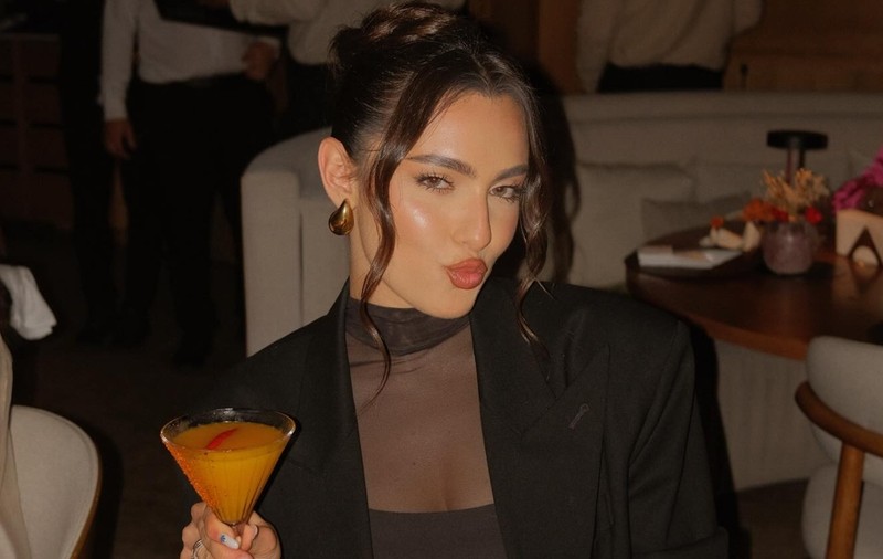 Alexia Eram și iubitul au uitat că sunt în public. Cum a fost surprinsă fiica Andreei Esca la mare