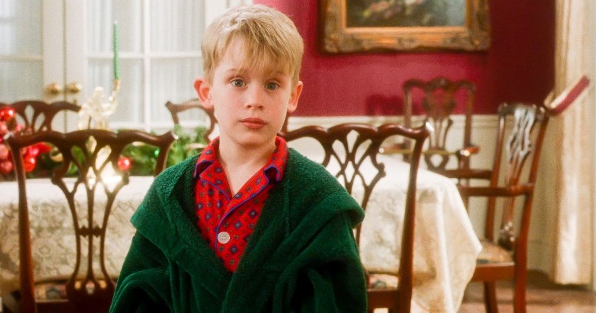 USA. Macaulay Culkin in a scene from the ©Twentieth Century Fox movie : Home Alone (1990). Plot: An eight-year-old troublemaker must protect his house from a pair of burglars when he is accidentally left home alone by his family during Christmas vacation.,Image: 563024929, License: Rights-managed, Restrictions: Supplied by Landmark Media. Editorial Only. Landmark Media is not the copyright owner of these Film or TV stills but provides a service only for recognised Media outlets., *** HANDOUT image or SOCIAL MEDIA IMAGE or FILMSTILL for EDITORIAL USE ONLY! * Please note: Fees charged by Profimedia are for the Profimedia's services only, and do not, nor are they intended to, convey to the user any ownership of Copyright or License in the material. Profimedia does not claim any ownership including but not limited to Copyright or License in the attached material. By publishing this material you (the user) expressly agree to indemnify and to hold Profimedia and its directors, shareholders and employees harmless from any loss, claims, damages, demands, expenses (including legal fees), or any causes of action or allegation against Profimedia arising out of or connected in any way with publication of the material. Profimedia does not claim any copyright or license in the attached materials. Any downloading fees charged by Profimedia are for Profimedia's services only. * Handling Fee Only ***, Model Release: no