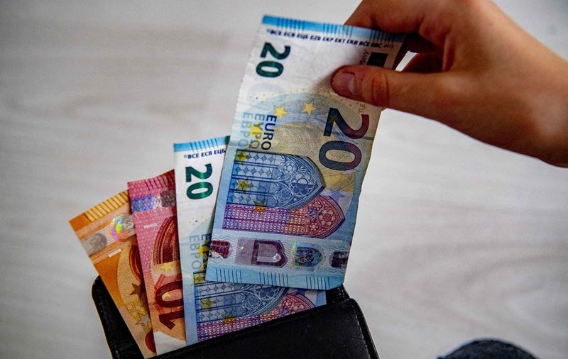 Euro, nou maxim istoric în raport cu leul. Cursul afișat de BNR