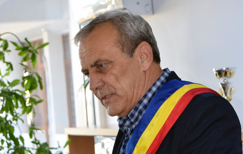 Stenograme din dosarul în care primarul din Mioveni a fost arestat: „În afară de ăia 10.000 care vi i-am dat, eu vă mai dau încă 20.000”