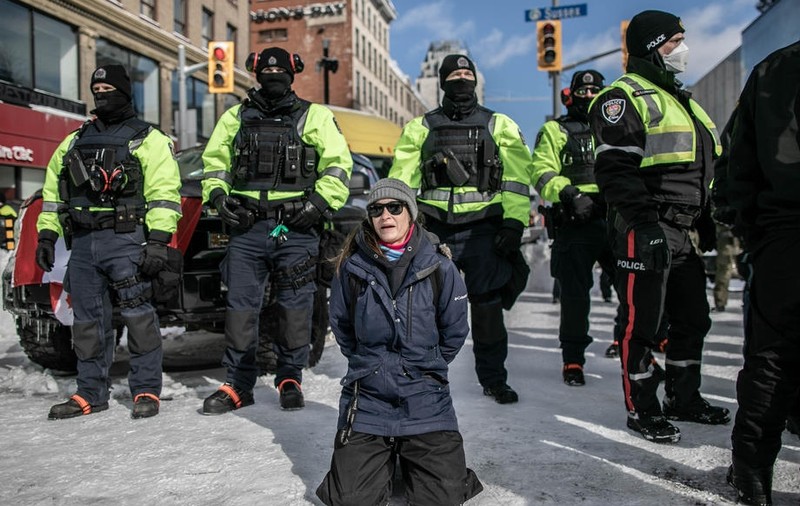 Cel puțin 100 de protestatari arestați în Ottawa, în încercarea de a elibera centrul capitalei
