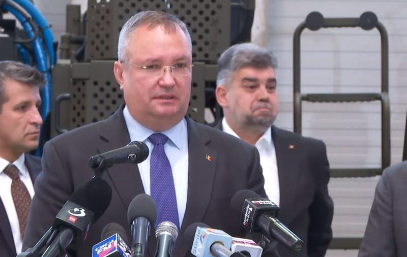 Ciucă, în vizită la fabrica de blindate din Dâmbovița fără noul ministru al Apărării. „Am crezut că îl anunță domnul Ciolacu”