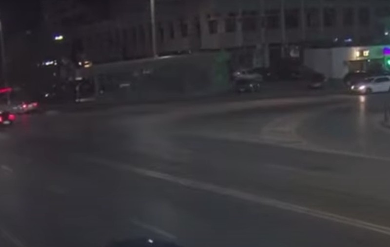 Accident în lanț pe un bulevard din mijlocul Iașului, cu trei BMW-uri implicate: patru persoane au fost rănite I VIDEO