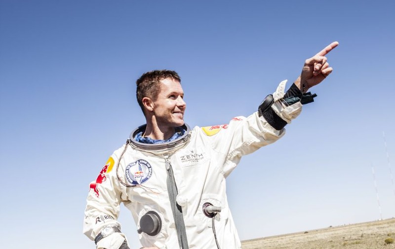 DE SENZAŢIE! Ce a văzut paraşutistul FELIX BAUMGARTNER după ce A PLONJAT de la o altitudine de peste 39.000 de metri! | VIDEO