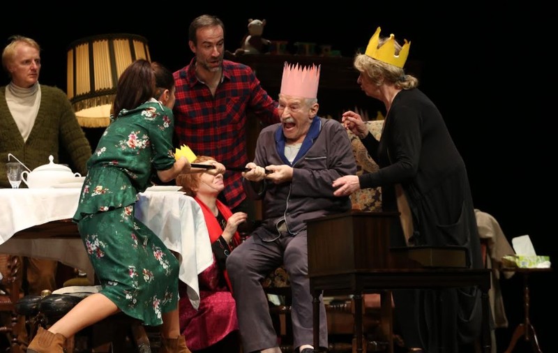 Mariana Mihuț și Victor Rebengiuc, din nou împreună pe scena Teatrului Național din București în spectacolul „Regele moare”, de Eugène Ionesco