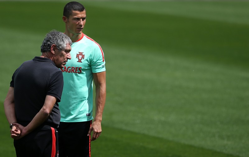 Cristiano Ronaldo, apărat de Fernando Santos: ”Trebuie să-i respectăm viața privată”. Reacția lui CR7 și oferta de la PSG