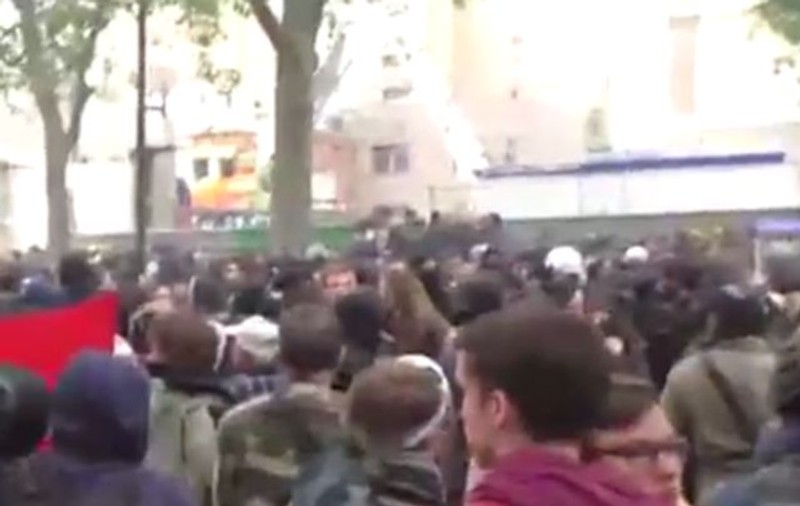 Proteste violente la Paris, din cauza noii legi a muncii. Poliţiştii au intervenit cu gaze lacrimogene | VIDEO