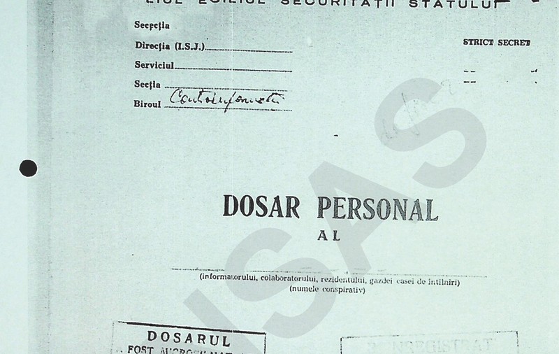 Câți „turnători” a recrutat Securitatea în anii '70. Printre ei s-au numărat mii de medici și preoți, dar și sute de elevi minori