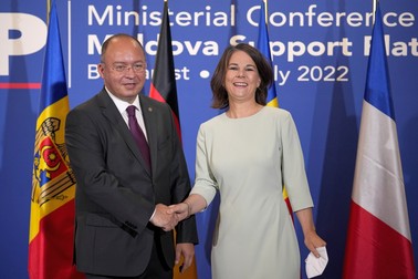 Ministrul afacerilor externe Bogdan Aurescu alaturi de ministrul afacerilor externe al Republicii Federale Germania, Annalena Baerbock, în București, vineri, 15 iulie 2022. | Foto: ANDREEA ALEXANDRU / MEDIAFAX FOTO