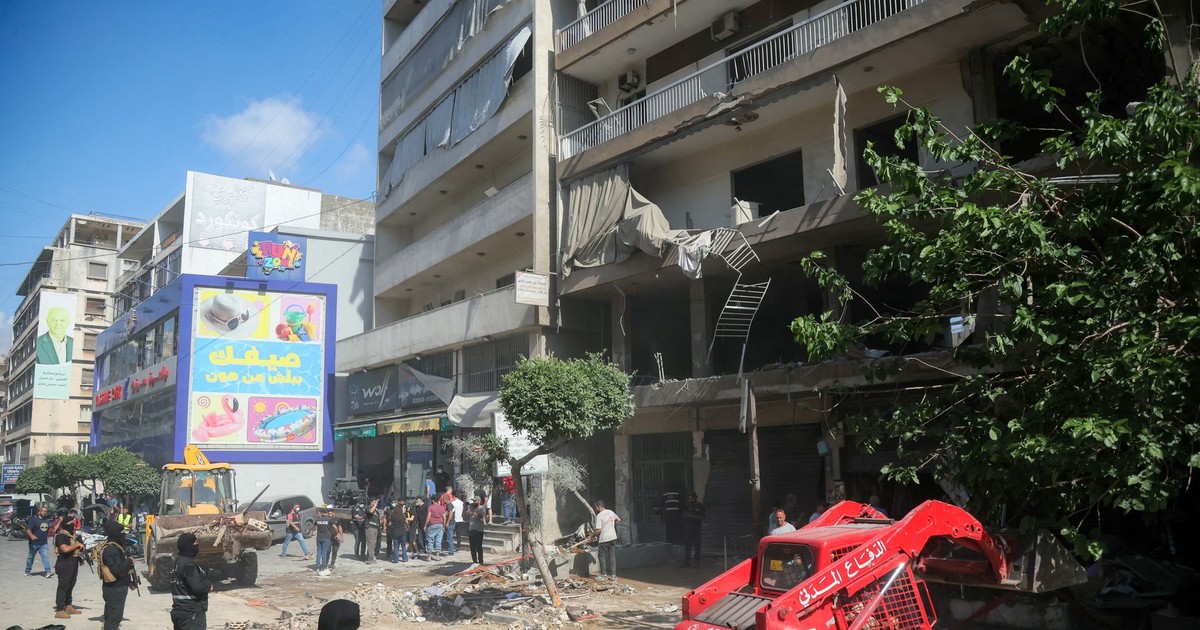 Soldați libanezi la locul unui bombardament în Beirut Foto: Profimedia