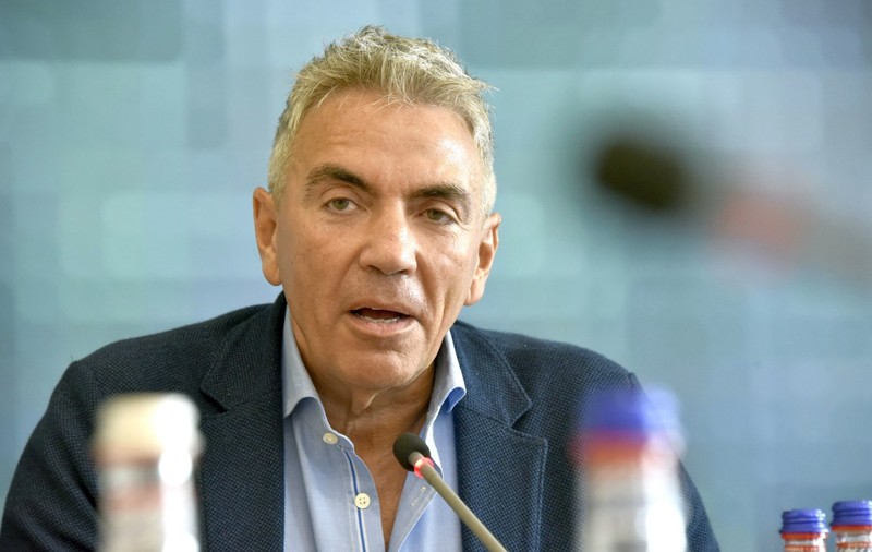 Răspunsul lui Dragoș Anastasiu, întrebat dacă își va tăia și el salariul: „Nu de mine e vorba, ci de cei cu salarii mari”