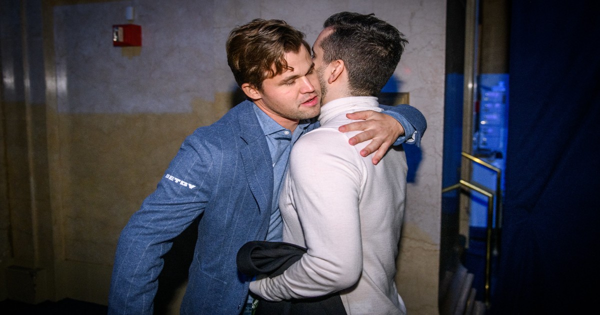 Magnus Carlsen și Ian Nepomniachtchi împart titlul mondial la șah Foto:X/International Chess Federation