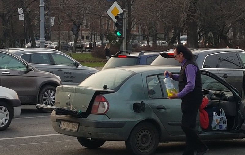 VIDEO/ Miron Cozma a rămas în ”pana prostului” în Piața Victoriei