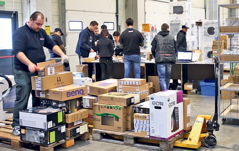 Vinerea albă a profiturilor! Comercianţii pregătesc al doilea val de reduceri