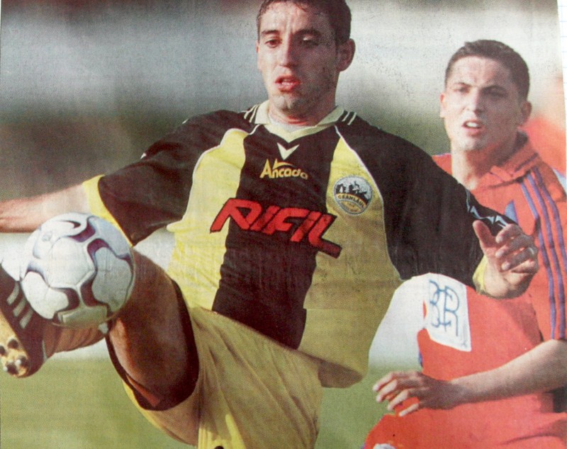 Fostul fotbalist Tiberiu Șerban a ajuns în pușcărie. Și-a bătut și amenințat cu cuțitul prietena, apoi a încălcat termenii arestului la domiciliu
