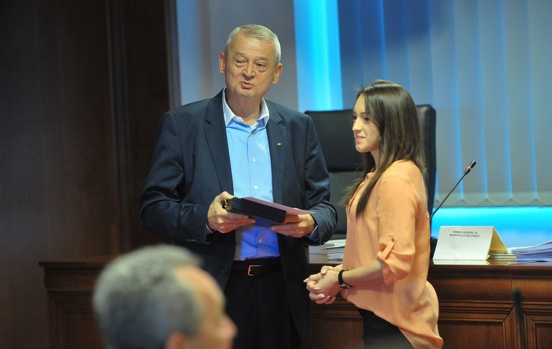 GALERIE FOTO/ Gimnasta Larisa Iordache, cetăţean de onoare al Capitalei