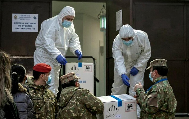 VIDEO | Traseul vaccinului anti-COVID din laborator până în brațul pacientului. Cum sunt asigurate temperaturile extreme pe tot parcursul drumului