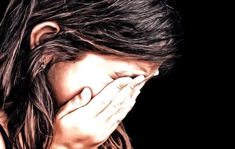 Individ de 52 de ani din Vâlcea reținut pentru molestarea unei fetițe de 6 ani