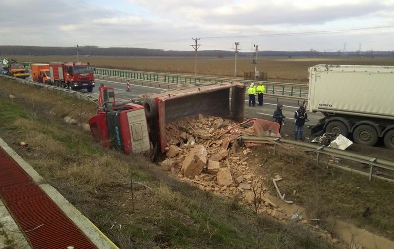 Accident pe Autostrada Soarelui.  Două persoane au murit. Traficul este blocat VIDEO