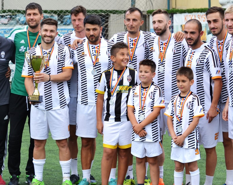 Danco Pro București a câștigat Cupa României la minifotbal, cu Adrian Boingiu - antrenor și Florin Matache - portar. Boingiu va fi mazilit de la naționala U19 | FOTO