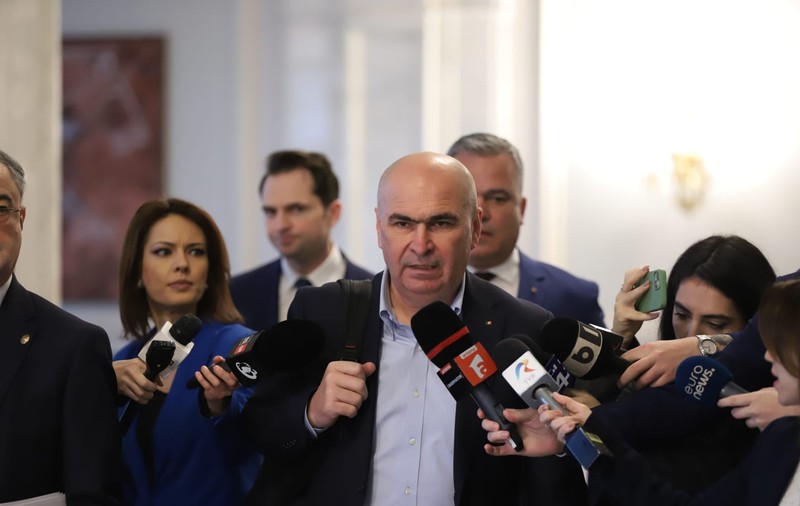 Prima zi din viața noului Parlament. Șoșoacă l-a flancat pe Ciucă, Becali a smuls microfonul unui jurnalist, iar liberalii se zbat între Crin și Nicușor