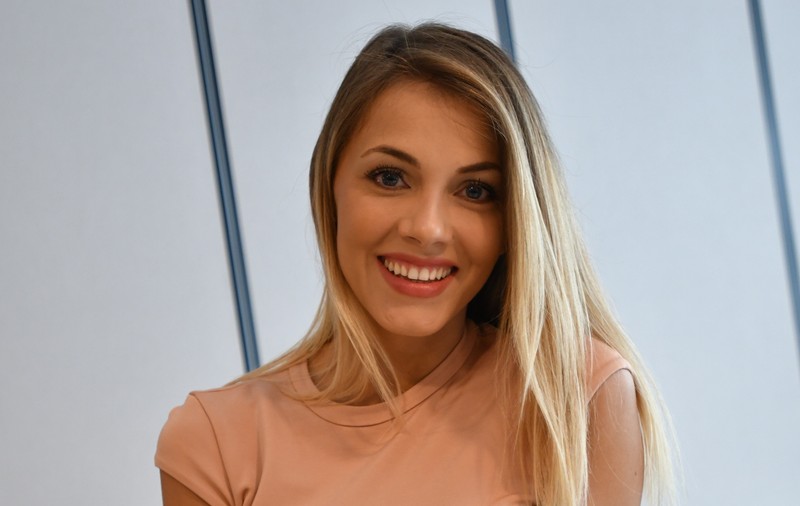 Andreea Ibacka și-a petrecut ziua de naștere la filmări. Ce surpriză i-au făcut colegii