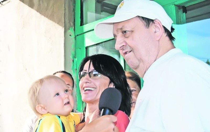 Nadia nu a avut cum să-i îndeplinească ultima dorinţă părintelui ei: S-a stins fără să-şi mai vadă nepoţelul
