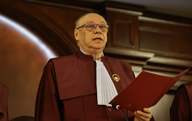 Peștele de la cap se împute. Două momente în care CCR și-a bătut joc de legi