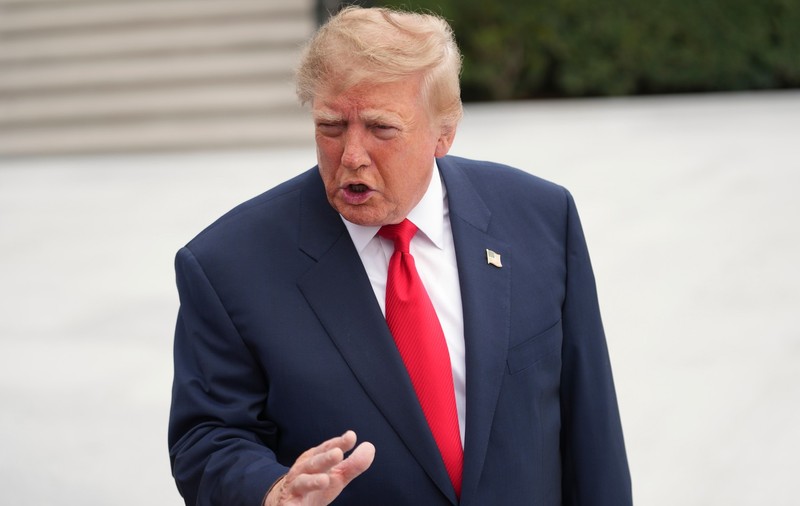 Donald Trump vorbește cu reporterii la Casa Albă Sursa foto: Profimedia
