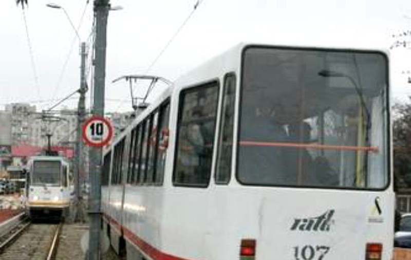 Tramvaiul 41, blocat minute în șir în zona Ghencea. Echipajele de intervenție au ajuns la fața locului