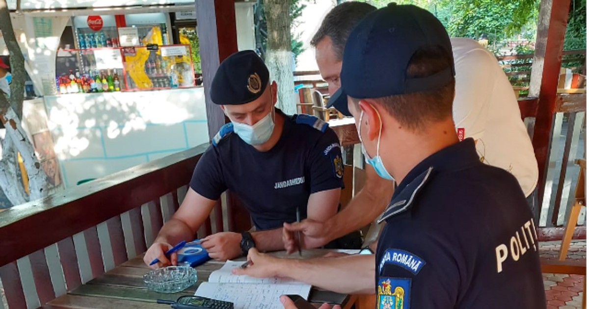 ”Dacă luăm măsuri bune, cam în două săptămâni vom avea o reducere a cazurilor”, spune medicul Virgil Musta