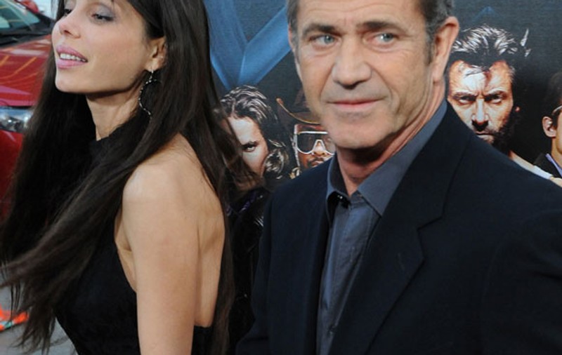 Iubita lui Mel Gibson este o profitoare!?