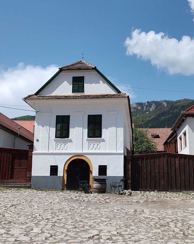 Rimetea, satul din Munții Trascău desemnat „Destinația anului 2025”. Locuitorii trăiesc exclusiv din turism: „Mâncarea ne face renumiți”