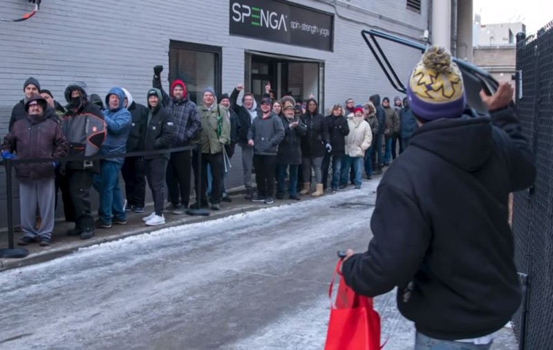 Vânzări uriașe de marijuana în Illinois, în prima zi de legalizare. Printre primii clienți, viceguvernatorul statului