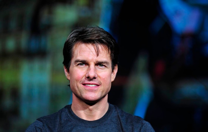 Era să-l CALCE MAȘINA! Vezi cum a scăpat Tom Cruise în Londra! | VIDEO
